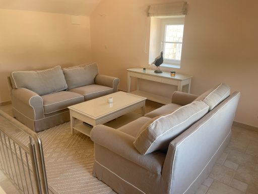 Wohnzimmer mit Schlafsofas